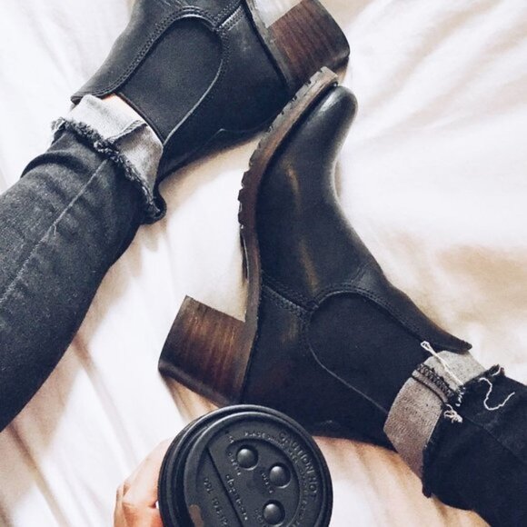 Frye Sabrina Chelsea Burgundy Genuine Leather Vintage-Retro Moto Ankle Booties - Picture 5 of 16